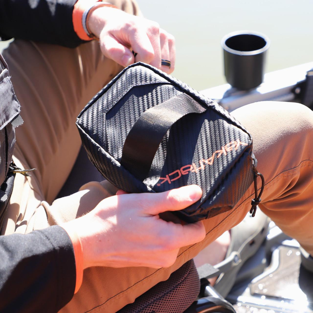8” x 5” ( 20 c m x 13 cm )HD Tackle Wallet, Black Carbon                  
