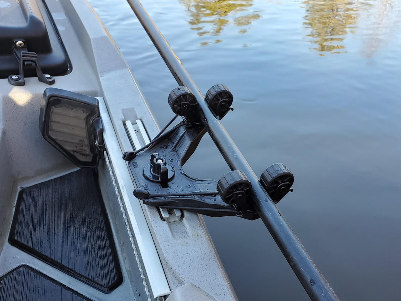 DoubleHeader With Dual ParkNPole RotoGrips - Black