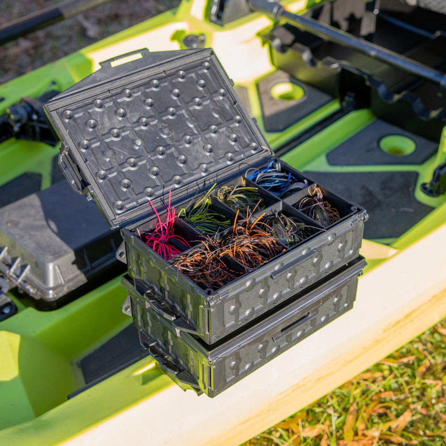 YakAttack Fully Loaded TracPak Combo Kit, Two Boxes, Track Mount, Handle, and 3 Trays