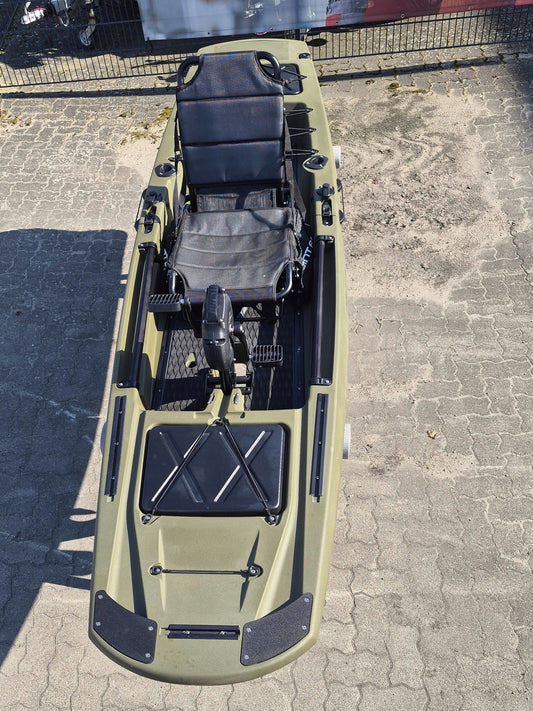 POINT 65 "Kingfisher" Angelkajak in Moosgrün - Gebraucht